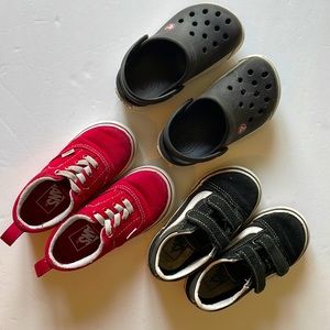 3 pairs of shoes Crocs and Vans